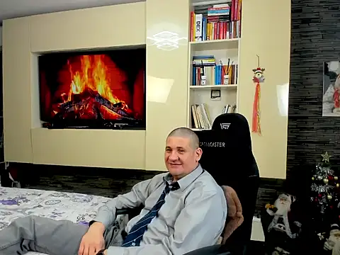 SpartacusDaddy48 online show from 02/18/26, 06:26