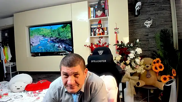 SpartacusDaddy48 online show from 05/18/26, 07:18