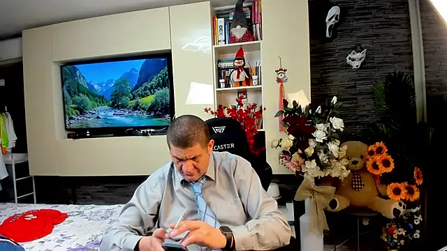 SpartacusDaddy48 online show from 05/13/26, 05:25