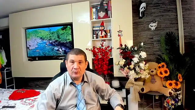 SpartacusDaddy48 online show from 05/19/26, 08:21