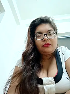 Elie couple143 online show from 12/16/25, 08:35