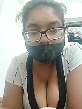 Elie couple143 online show from 10/28/25, 01:10