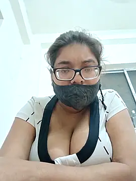 Elie couple143 online show from 11/13/25, 06:34