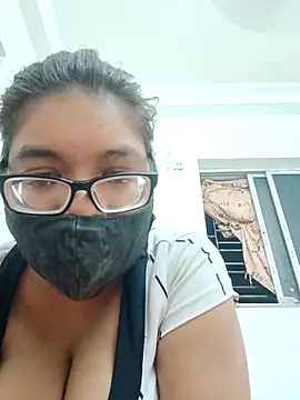 Snapshot of Elie_couple143 chatting on 09/16/25, 06:53 Elie couple143 online show from 09/16/25, 06:53
