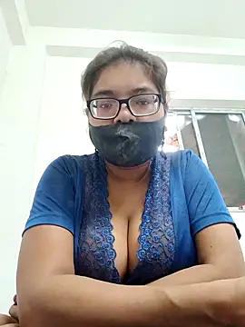 Elie couple143 online show from 10/26/25, 10:37