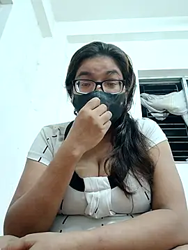 Snapshot of Elie_couple143 chatting on 09/26/25, 06:15 Elie couple143 online show from 09/26/25, 06:15