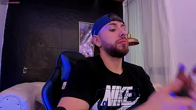 Maximo Wolff online show from 10/11/25, 07:59