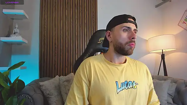 Maximo Wolff online show from 03/19/26, 03:06