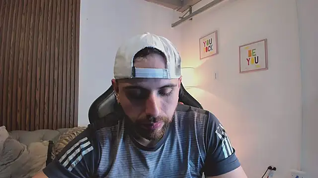 Snapshot of Maximo_Wolff chatting on 02/14/26, 08:31 Maximo Wolff online show from 02/14/26, 08:31