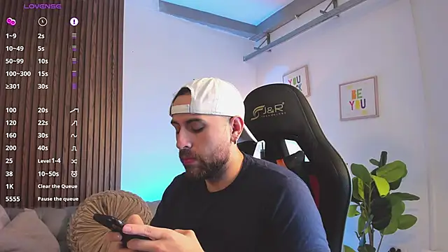 Snapshot of Maximo_Wolff chatting on 02/21/26, 08:00 Maximo Wolff online show from 02/21/26, 08:00