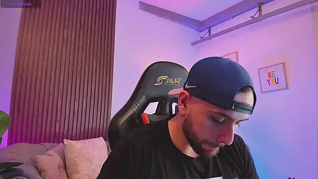 Snapshot of Maximo_Wolff chatting on 01/31/26, 07:56 Maximo Wolff online show from 01/31/26, 07:56