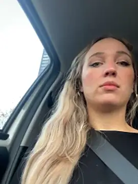 Snapshot of Stellapower chatting on 11/10/25, 02:11 Stellapower online show from 11/10/25, 02:11