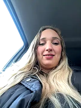 Snapshot of Stellapower chatting on 11/17/25, 01:48 Stellapower online show from 11/17/25, 01:48