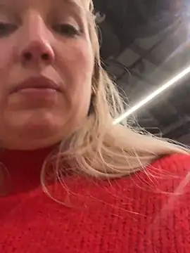 Snapshot of Stellapower chatting on 11/13/25, 07:18 Stellapower online show from 11/13/25, 07:18