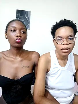 Miss-Hennessy online show from 04/19/26, 11:22