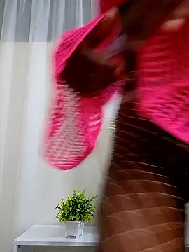 Miss-Hennessy online show from 02/11/26, 07:47