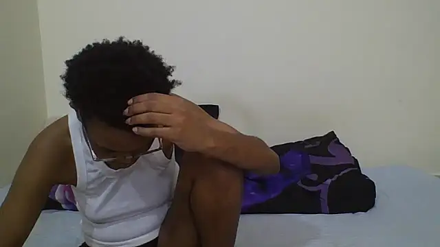 Miss-Hennessy online show from 10/04/25, 08:21