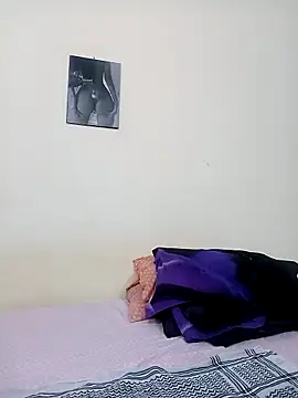 Snapshot of Miss-Hennessy chatting on 04/14/26, 07:30 Miss-Hennessy online show from 04/14/26, 07:30