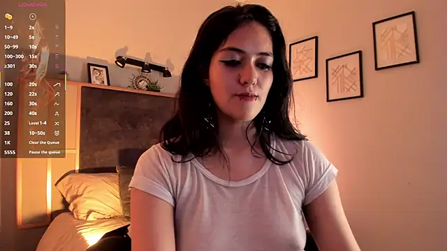 Snapshot of Azurra_amatto2 chatting on 09/12/25, 08:19 Azurra amatto2 online show from 09/12/25, 08:19