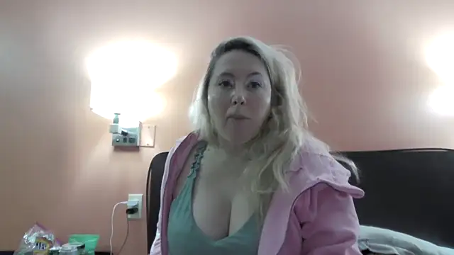 BigBoobsBlair online show from 12/16/25, 08:24