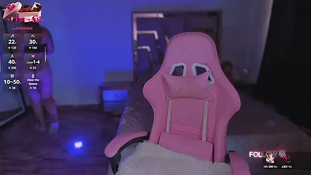 Snapshot of lunaarose chatting on 10/07/25, 04:19 lunaarose online show from 10/07/25, 04:19