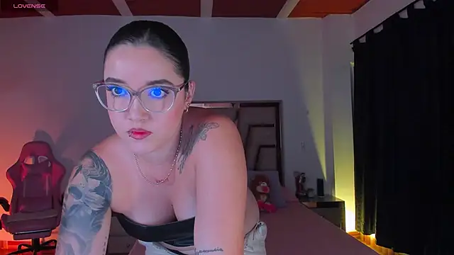 lunaarose online show from 02/12/26, 03:06