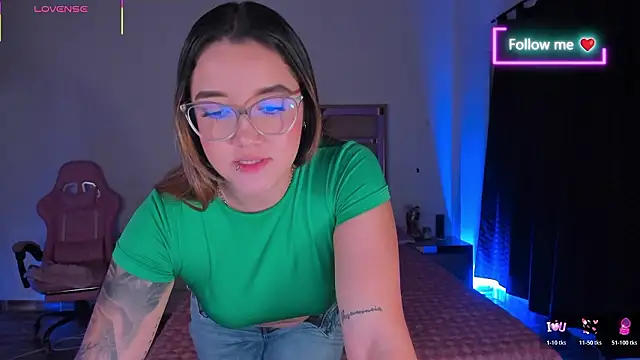 lunaarose online show from 02/18/26, 03:37