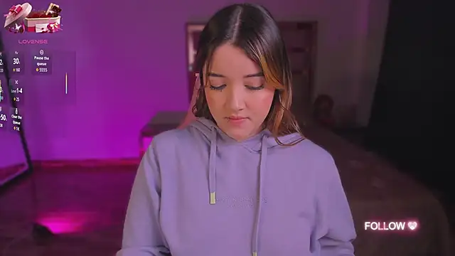 Snapshot of lunaarose chatting on 10/09/25, 04:24 lunaarose online show from 10/09/25, 04:24