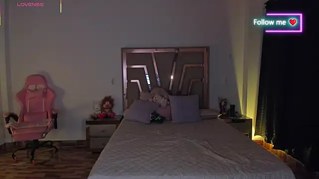 lunaarose online show from 04/09/26, 02:46