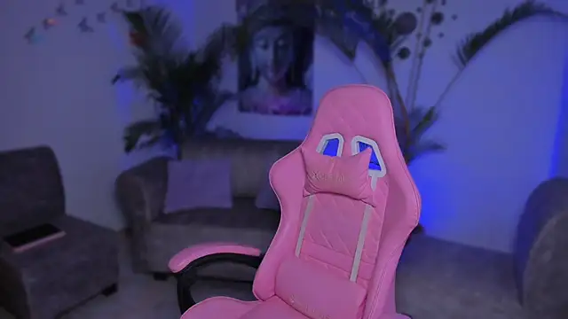 Snapshot of lunaarose chatting on 09/11/25, 03:50 lunaarose online show from 09/11/25, 03:50