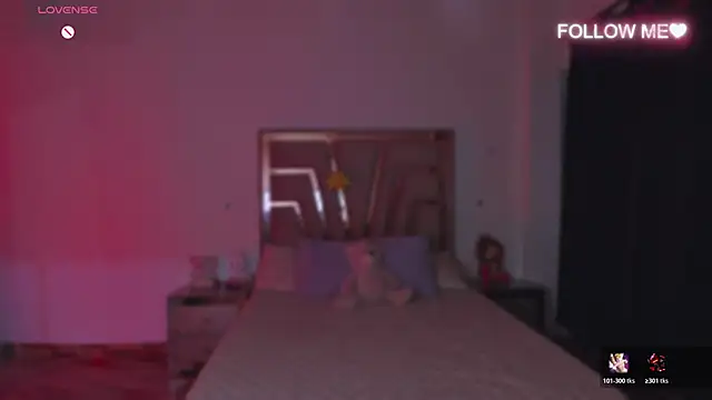 Snapshot of lunaarose chatting on 11/28/25, 12:22 lunaarose online show from 11/28/25, 12:22