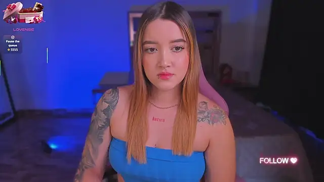 Snapshot of lunaarose chatting on 10/01/25, 04:17 lunaarose online show from 10/01/25, 04:17