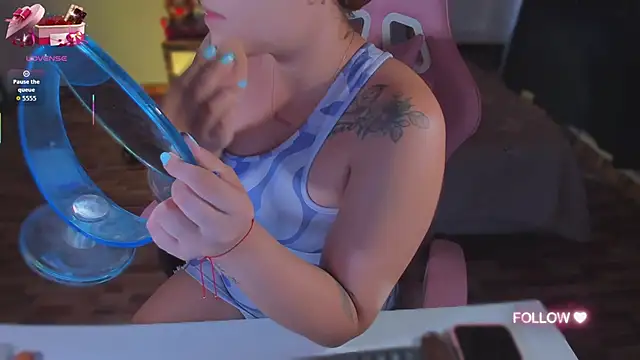 Snapshot of lunaarose chatting on 11/03/25, 04:10 lunaarose online show from 11/03/25, 04:10