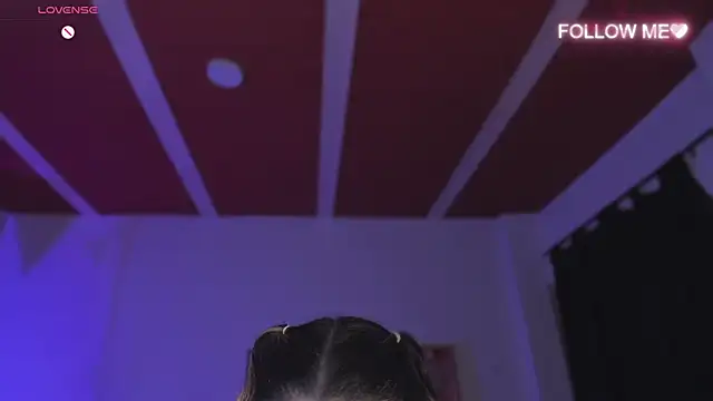 Snapshot of lunaarose chatting on 11/26/25, 03:50 lunaarose online show from 11/26/25, 03:50