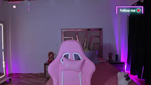 lunaarose online show from 04/14/26, 03:11