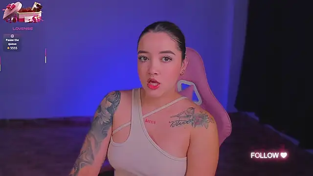 Snapshot of lunaarose chatting on 09/26/25, 05:03 lunaarose online show from 09/26/25, 05:03