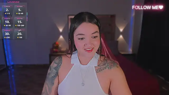 Snapshot of lunaarose chatting on 11/14/25, 04:21 lunaarose online show from 11/14/25, 04:21