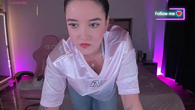 Snapshot of lunaarose chatting on 05/07/26, 03:33 lunaarose online show from 05/07/26, 03:33