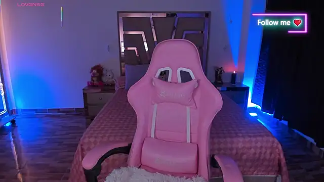 lunaarose online show from 04/16/26, 03:07