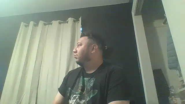 Snapshot of raredick chatting on 06/14/26, 10:22 raredick online show from 06/14/26, 10:22