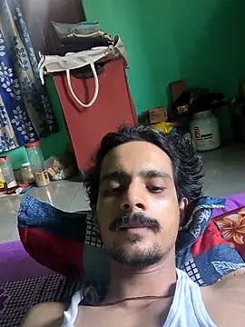 Snapshot of Sushant001 chatting on 10/12/25, 10:49 Sushant001 online show from 10/12/25, 10:49