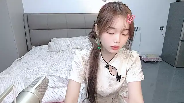 kexin a online show from 10/11/25, 10:27