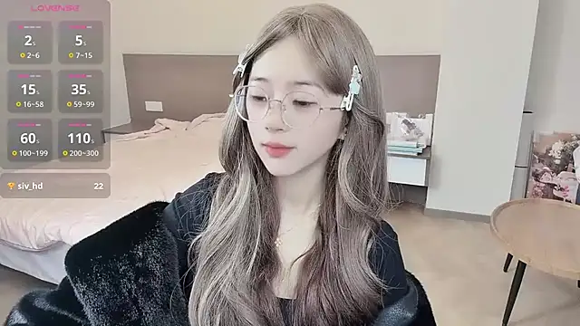 nini a online show from 11/08/25, 03:10