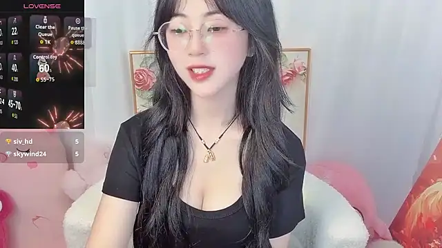 nini a online show from 06/18/26, 10:53