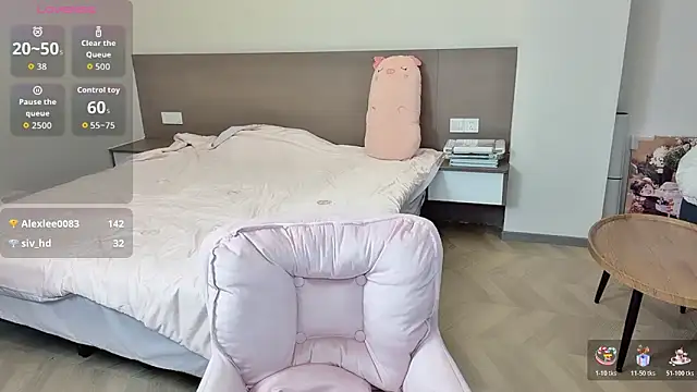 nini a online show from 11/13/25, 07:56