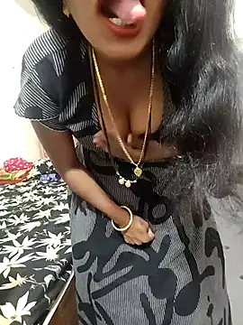 Snapshot of Swapna_kannada chatting on 10/19/25, 01:08 Swapna kannada online show from 10/19/25, 01:08