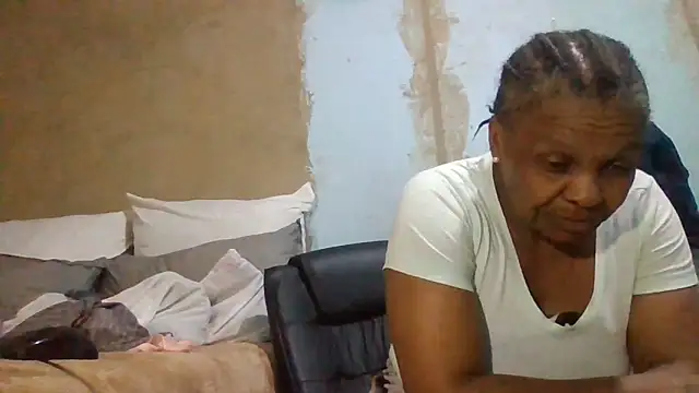 Snapshot of Nicky52 chatting on 06/10/26, 04:08 Nicky52 online show from 06/10/26, 04:08