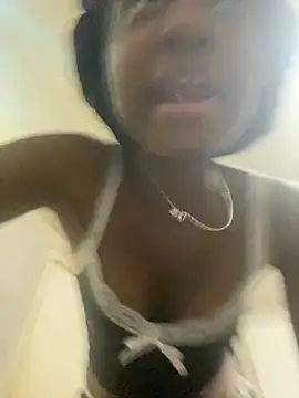 HennessyBaby21 online show from 04/01/26, 12:02