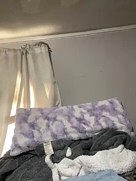 HennessyBaby21 online show from 10/22/25, 12:59