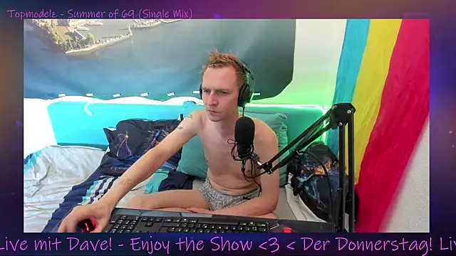 Snapshot of DaveLindau chatting on 09/18/25, 02:53 DaveLindau online show from 09/18/25, 02:53